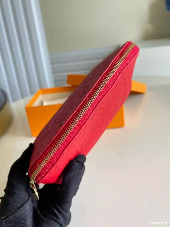 WIS VUITTON COSMETIC LOUIS POUCH 0510
